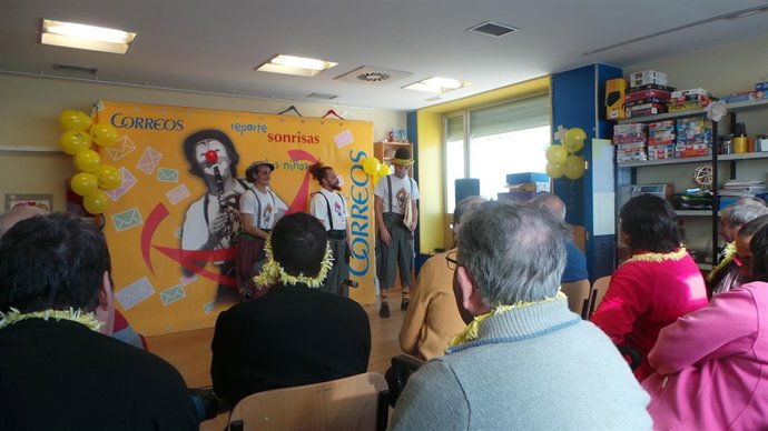 Actividad del programa 'Correos reparte sonrisas' 