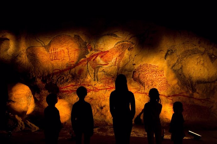 Nota De Prensa La Asoc. Int. Caminos De Arte Rupestre Prehistórico Celebra Su As