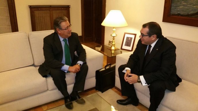 El ministro de Interior, Juan Ignacio Zoido, con el conseller Jordi Jané