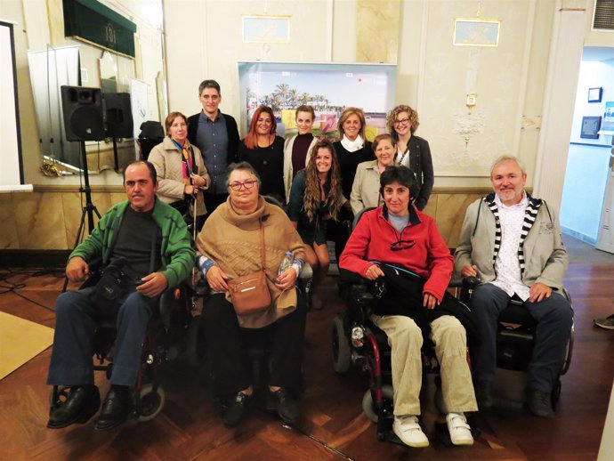 Marcel Barrena ha mantenido un encuentro con asociaciones de discapacidad.