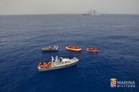 La Guardia Costera anuncia el rescate de 580 migrantes en el Mediterráneo