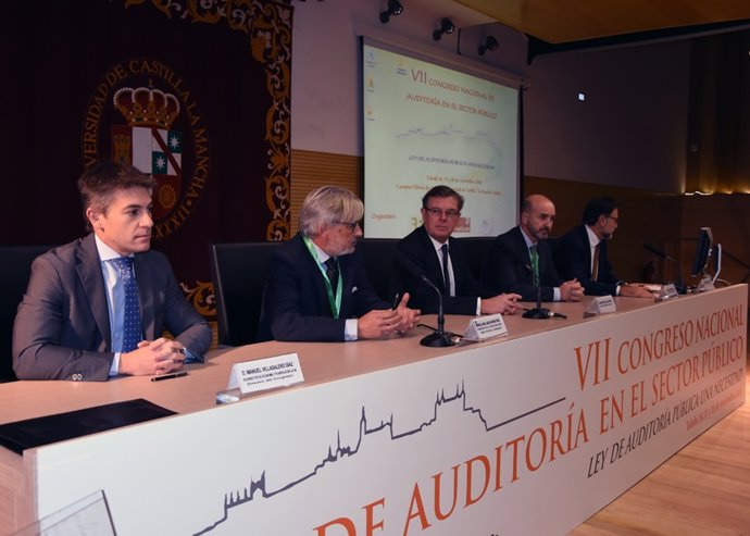 NP UCLM: Casi 400 Auditores Reclaman En La UCLM Una Ley Nacional Que Regule El C