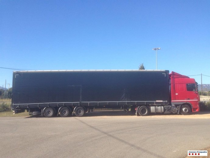 Detienen a un camionero en Tarragona por superar 11 veces la tasa de alcoholemia
