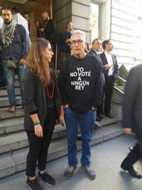 "Yo no voté a ningún Rey", lema de la camiseta de Cañamero en el acto con los Reyes