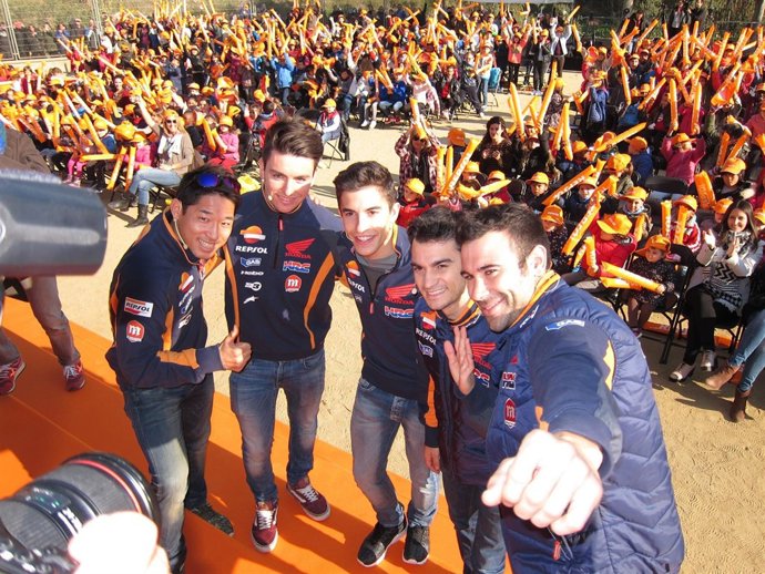 Selfie de los pilotos del Repsol Honda Team