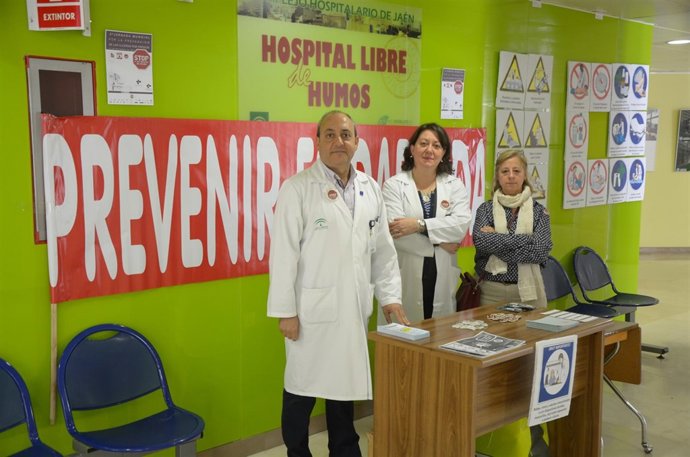 Mesa informativa sobre las úlceras por presión