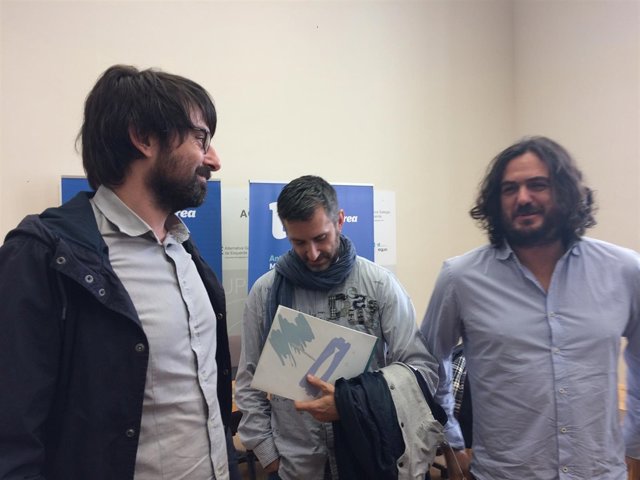 Diputados de En Marea, Antón Sánchez y Marcos Cal, junto Fins Eirexas de Adega
