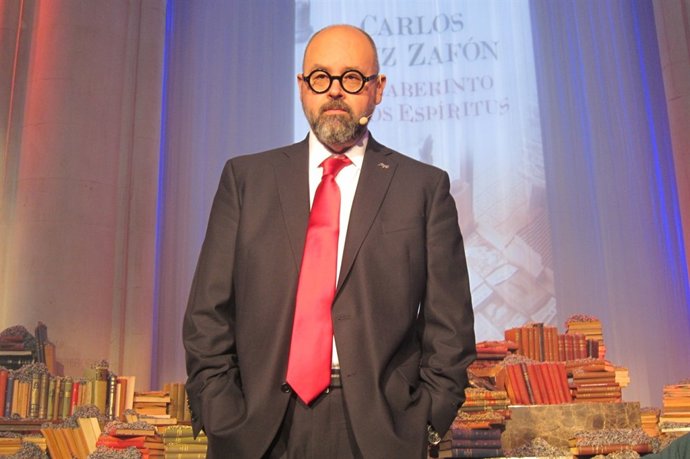 El escritor Carlos Ruiz Zafón
