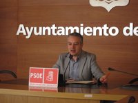 El PSOE pide "ya" las pasarelas de Los Lirios y La Estrella