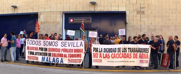 Jornada de huelga de bomberos de Aeropuerto de Sevilla