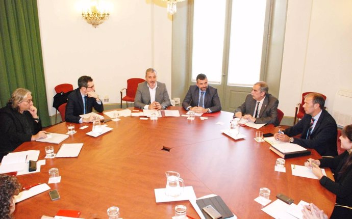 Reunión del conseller Santi Vila y el teniente de alcalde de Barcelona Jaume Col