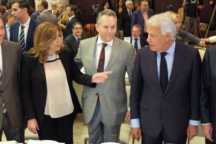 Susana Díaz y Felipe González en una conferencia del expresidente en Sevilla