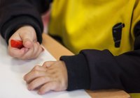 El 37,4% de los menores en la Comunitat se encuentra en riesgo de pobreza o exclusión social, según Save The Children