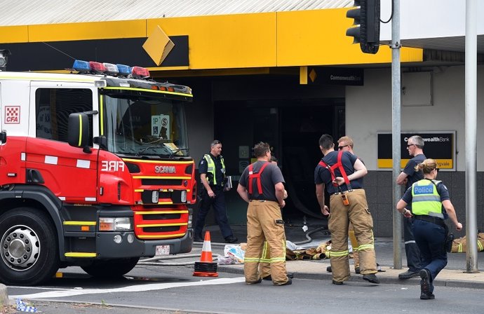 Incendio en sucursal bancaria en Australia