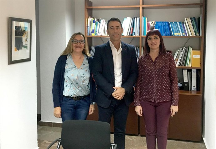 Reunión entre el IbSalut y Amach