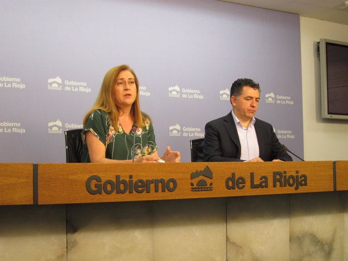 La portavoz del Gobierno Begoña Martínez y el consejero de Fomento Carlos Cuevas