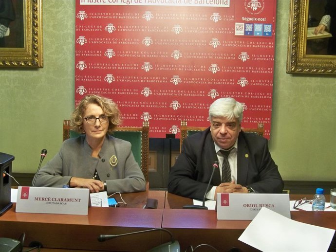 El decano del Icab Oriol Rusca y la responsable del Turno de oficio M.Claramunt
