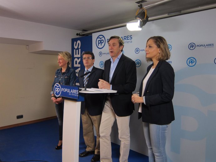 Rafael Hernando (PP) en rueda de prensa en Almería