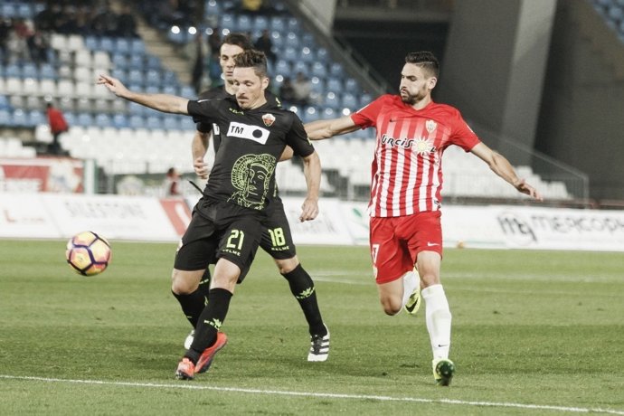 Elche y Almería pelean en los Juegos del Mediterráneo