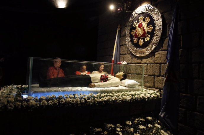 El cuerpo embalsamado del exdictador Ferdinand Marcos