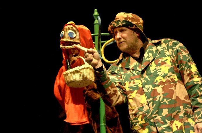 Escena de la obra Caperucita Roja