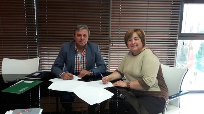 Firma de convenio de la Junta de Andalucía con Benatae (Jaén)