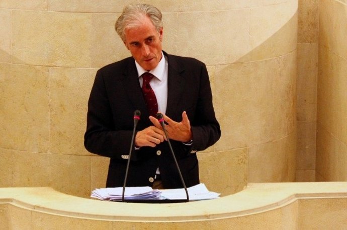 José Manuel Igual en el Parlamento de Cantabria 