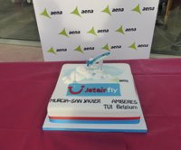 El Aeropuerto de Murcia-San Javier 'bautiza' la nueva ruta a Amberes