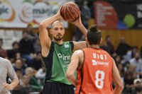 Joventut y MoraBanc ganan ante su público a Valencia y Obradoiro