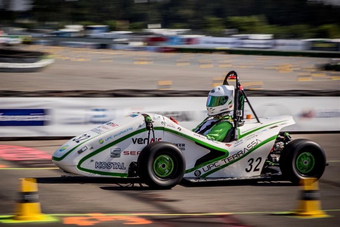 El monoplaza 'ecoRZ 2016' de los estudiantes de la UPC de Terrassa
