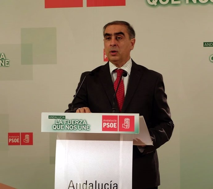 El socialista José Martínez Olmos