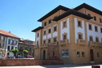 Iniciativa pol Asturianu reclama al Ayuntamiento que puedan presentarse relatos en Llingua a un concurso