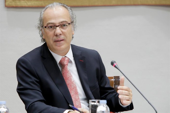 El consejero canario de Sanidad, Jesús Morera, durante la Comisión de Sanidad
