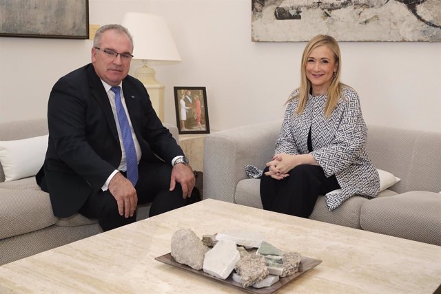 CIFUENTES SE REÚNE CON EL PRESIDENTE DE LA ASOCIACIÓN DE VÍCTIMAS DEL TERRORISMO