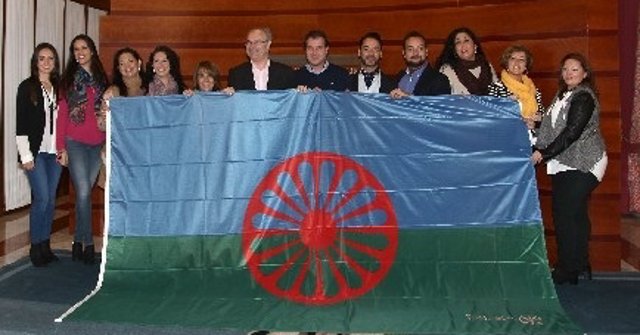 Durán recibe la bandera gitana