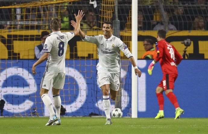 Cristiano celebra el 0-1 con Kroos