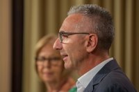 Vázquez rechaza la "doble moral" del PP-A al criticar que Susana Díaz acuda a CSTV