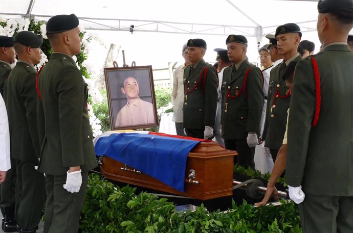 Entierro de Ferdinand Marcos en el Cementerio de los Héroes
