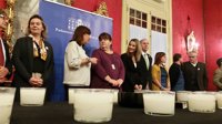 El Parlament enciende 39 velas en recuerdo de las víctimas de violencia de género de 2016