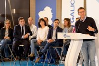 Feijóo, "sorprendido" porque se pidan primarias pero luego sólo haya un candidato