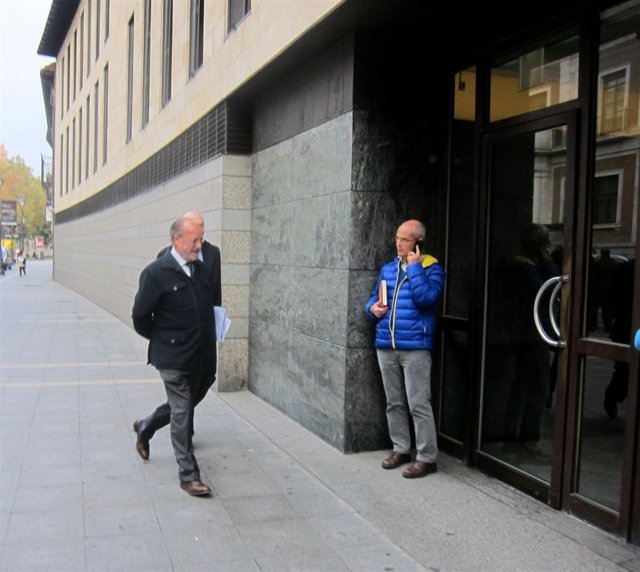 El exalcalde, en el momento de entrar en los juzgados. 