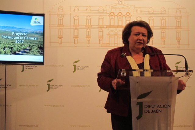 Pilar Parra presenta los presupuestos de la Diputación de Jaén para 2017.