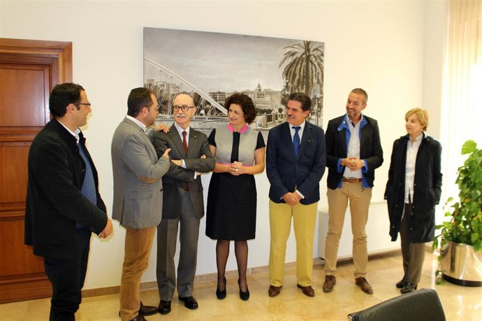 Pagán con Herrero y equipo directivo de Cruz Roja