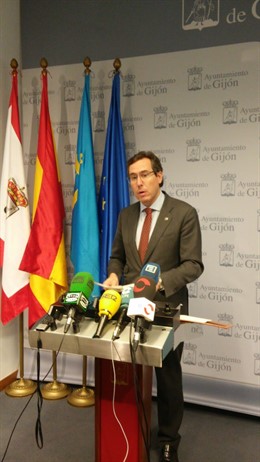 Fernando Couto, durante la rueda de prensa.