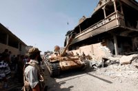 Las fuerzas libias piden a la población abandonar Sirte en su avance frente a Estado Islámico