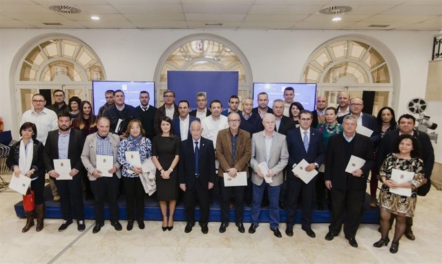 Los 33 municipios beneficiarios han recogido sus subvenciones en Diputación.