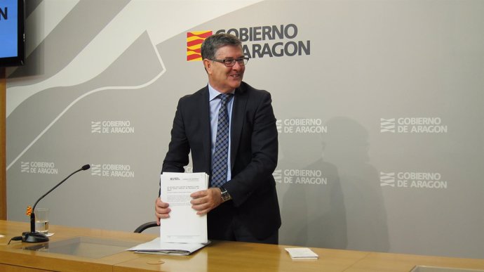 El consejero de Presidencia de Aragón, Vicente Guillén