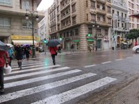 Las temperaturas caen hasta 9 grados en la Comunitat y las lluvias descargan hasta 38 l/m2