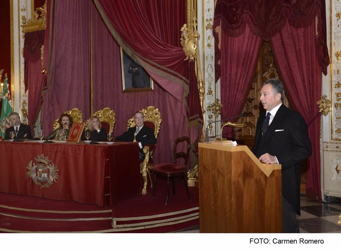 Recibimiento como Académico de Honor a José Joly Martínez de Salazar