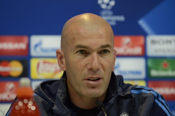 Zinedine Zidane en la rueda de prensa prechampions         